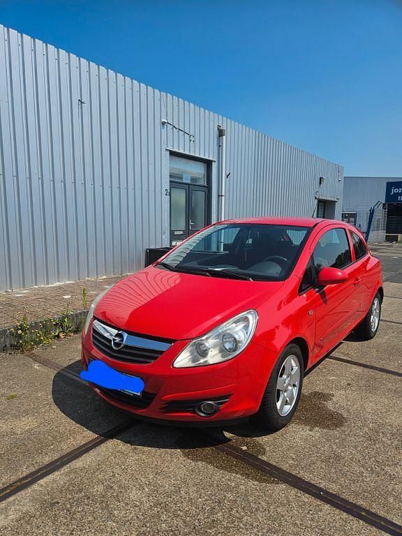 Rot Gebraucht 2007 Opel Corsa Cosmo Limousine | 2.000 € (Fairer Preis) - Bild 1/4