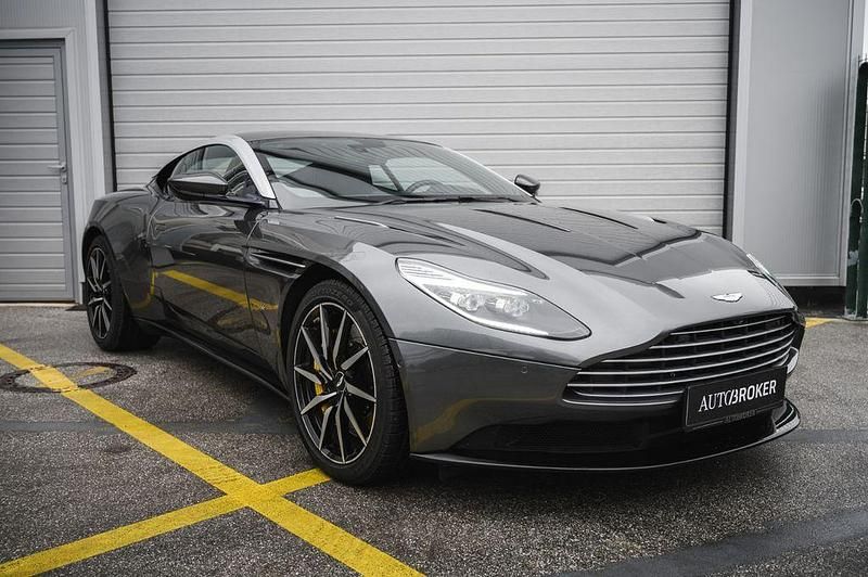 Gebraucht Aston Martin DB11 Launch Edition 608 PS (447 kW) 2017 Grau metallic Coupé