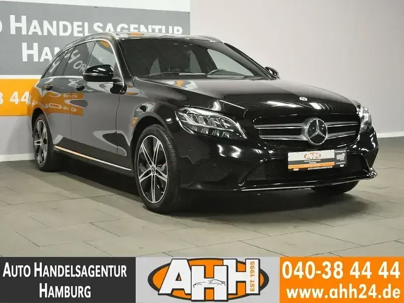 Gebraucht Mercedes C300e Avantgarde 320 PS (235 kW) 2020 Schwarz Limousine