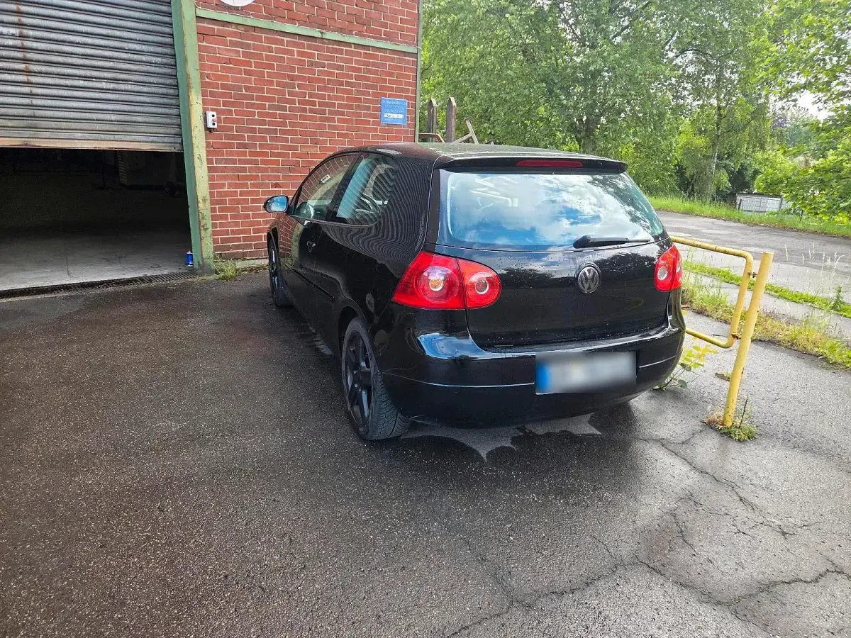 Gebraucht VW Golf V 116 PS (85 kW) 2003 Schwarz Kleinwagen