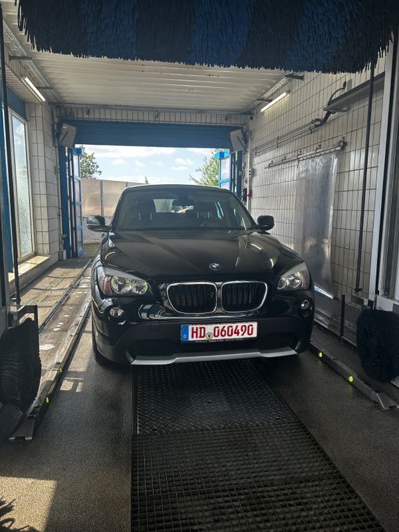 Schwarz Gebraucht 2012 BMW X1 SUV | 7.500 € (Superpreis) - Bild 1/4