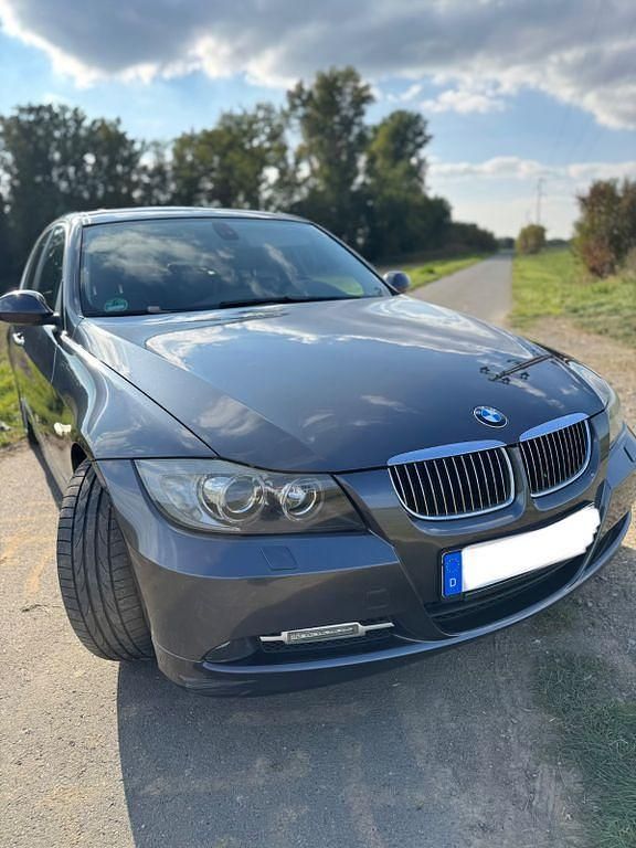 Grau Gebraucht 2006 BMW 325 Limousine | 6.000 € (Guter Preis) - Bild 1/4