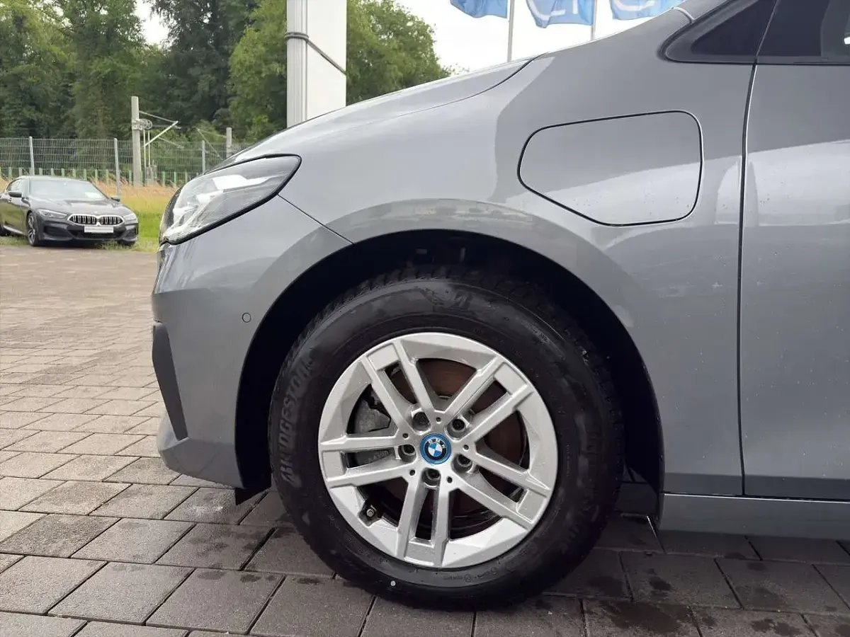 Gebraucht BMW 225 Active Tourer 245 PS (180 kW) 2024 Grau Van / Kleinbus