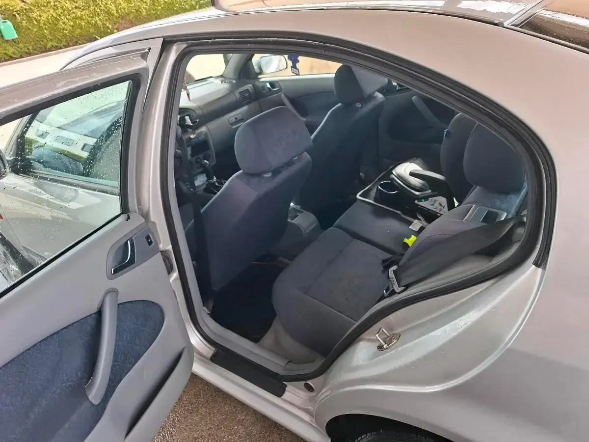 Gebraucht Skoda Octavia 101 PS (74 kW) 1998 Silber Limousine