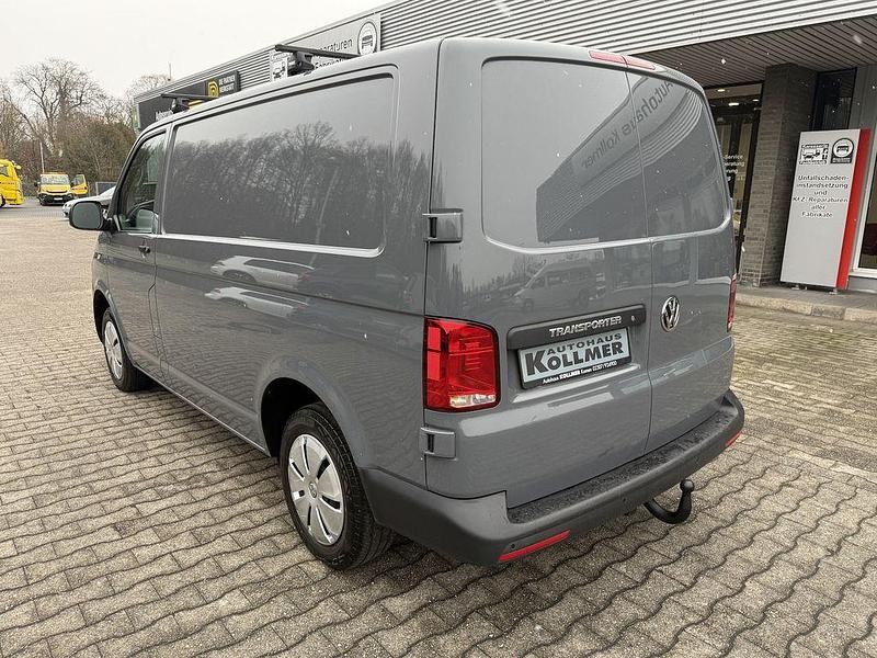 Gebraucht VW Transporter 110 PS (80 kW) 2023 Grau Van