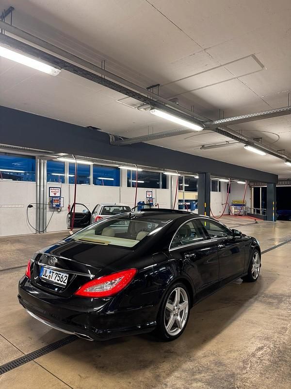 Schwarz Gebraucht 2013 Mercedes CLS350 Coupé | 15.000 € (Etwas zu teuer) - Bild 1/4