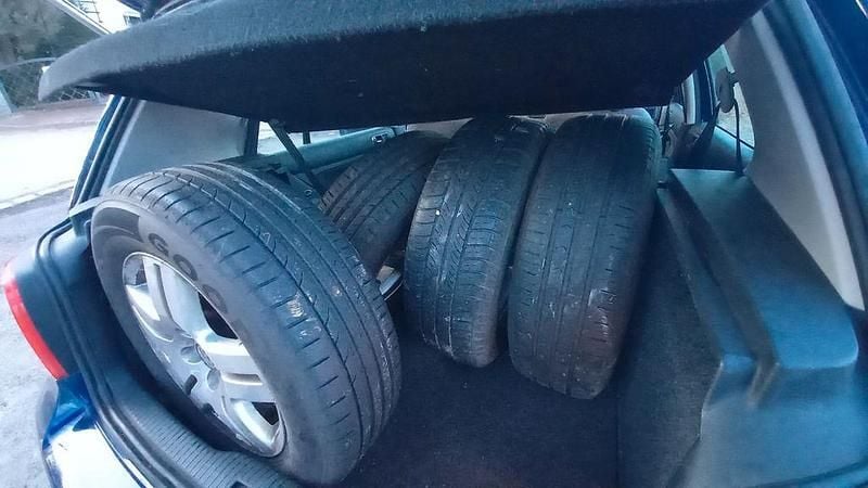 Gebraucht VW Golf IV Basis 75 PS (55 kW) 2001 Blau Kleinwagen