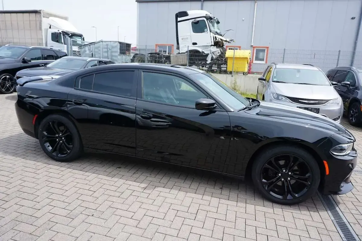 Gebraucht Dodge Charger 305 PS (224 kW) 2021 Mattschwarz Limousine