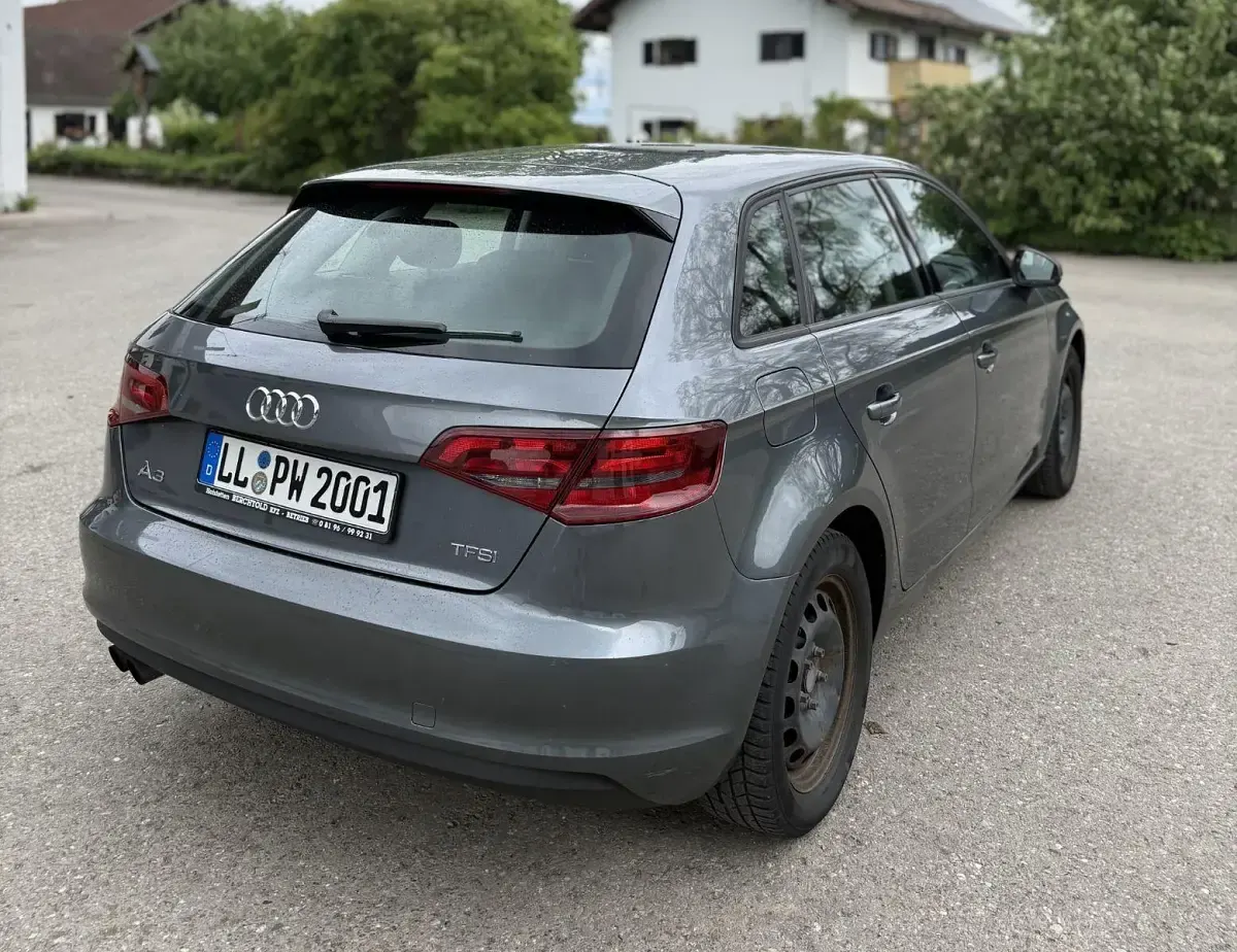 Gebraucht Audi A3 Design 122 PS (89 kW) 2013 Grau Limousine