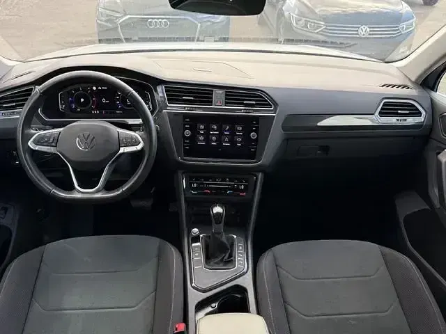 Gebraucht VW Tiguan IQ Drive 150 PS (110 kW) 2023 Reflexsilber SUV