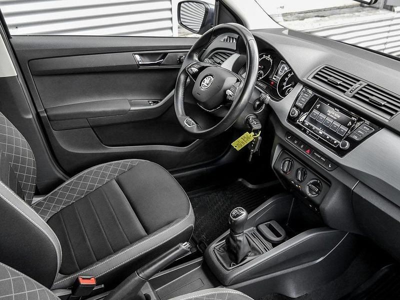 Gebraucht Skoda Fabia Ambition 95 PS (69 kW) 2021 Blau Kombi