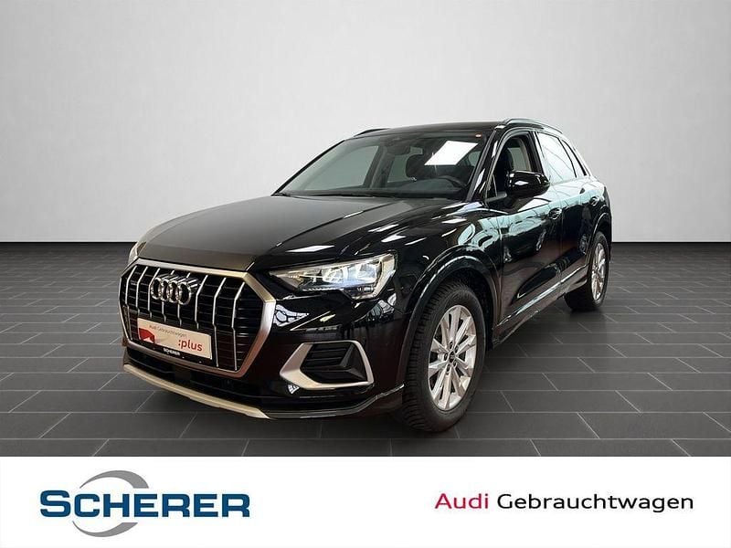 Mythosschwarz metallic (metallic) Gebraucht 2022 Audi Q3 Ambiente SUV | 28.900 € (Superpreis) - Bild 1/4