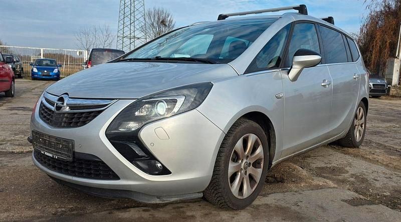 Silber Gebraucht 2015 Opel Zafira Tourer Innovation Van / Kleinbus | 3.900 € (Superpreis) - Bild 1/4