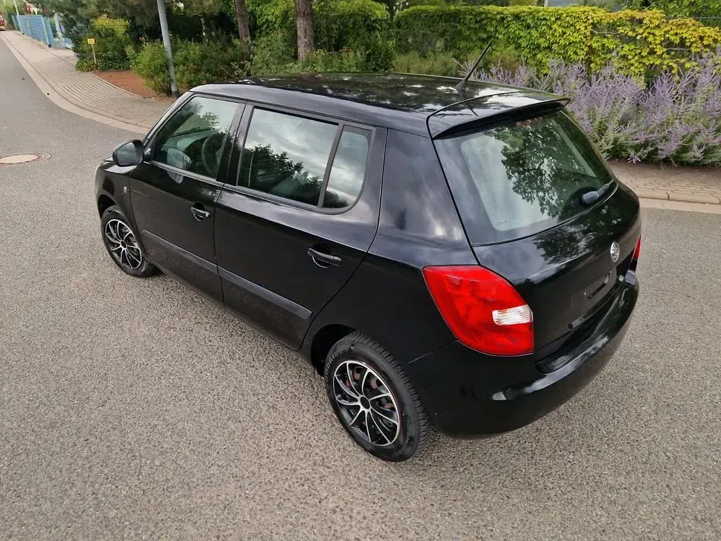 Gebraucht Skoda Fabia 69 PS (50 kW) 2013 Schwarz Limousine