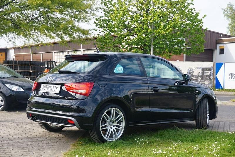 Second-hand Audi A1 Ambition 185 CP (136 kW) 2011 Negru Hatchback