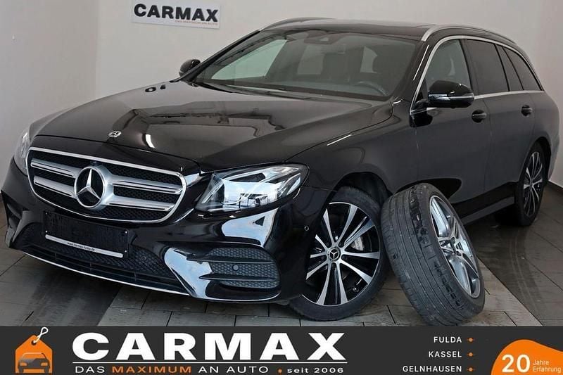Schwarz Gebraucht 2019 Mercedes E400 AMG line Limousine | 27.800 € (Superpreis) - Bild 1/4