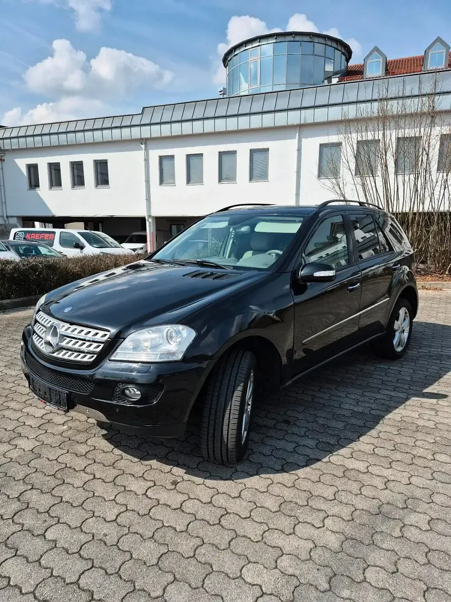 Gebraucht Mercedes ML280 190 PS (139 kW) 2006 Schwarz SUV