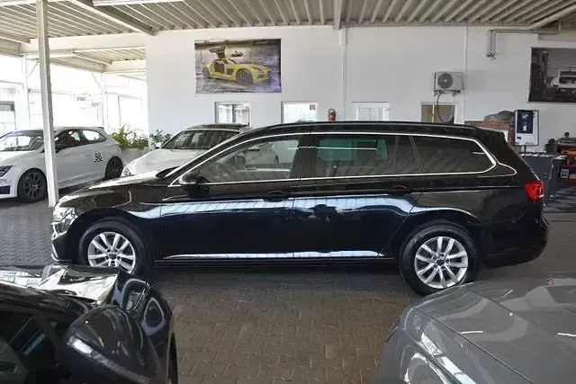 Gebraucht VW Passat Business 150 PS (110 kW) 2023 Schwarz Kombi