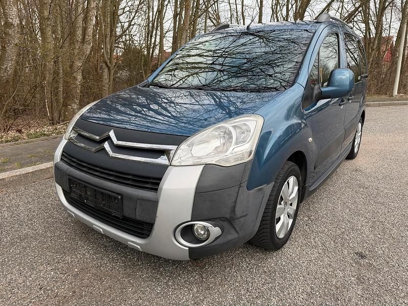Gebraucht Citroën Berlingo 105 PS (77 kW) 2010 Blau Van / Kleinbus