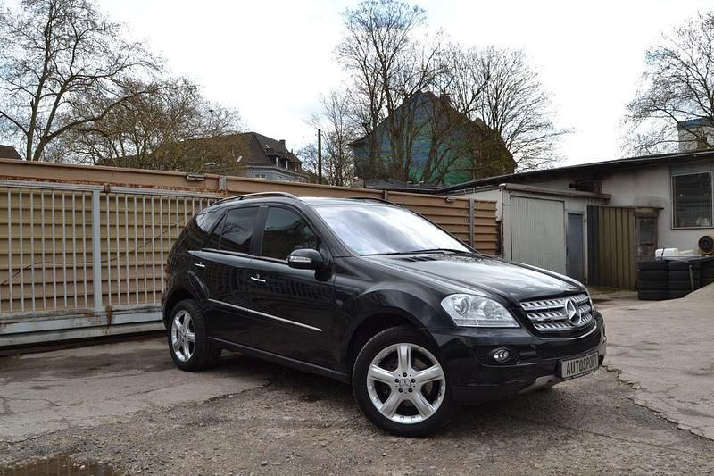 Gebraucht Mercedes ML320 224 PS (164 kW) 2007 Schwarz SUV