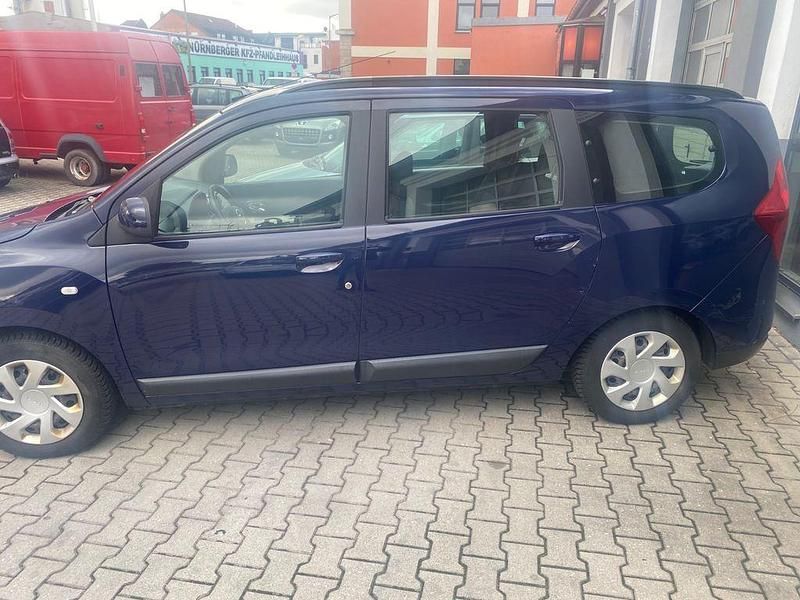 Gebraucht Dacia Lodgy Lauréate 116 PS (85 kW) 2015 Blau Van / Kleinbus