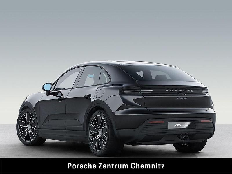 Neu Porsche Macan 4 Electric 300 kW (408 PS) 2026 Tiefschwarz SUV