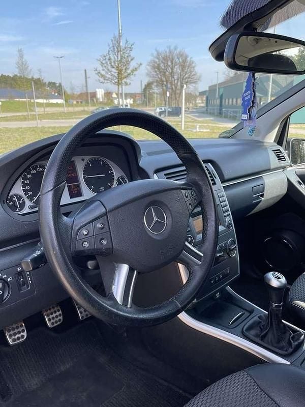 Gebraucht Mercedes B200 Sport 140 PS (102 kW) 2009 Schwarz Van / Kleinbus