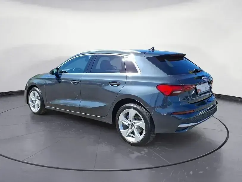 Używany Audi A3 Ambiente 116 KM (85 kW) 2025 Szary Kombi