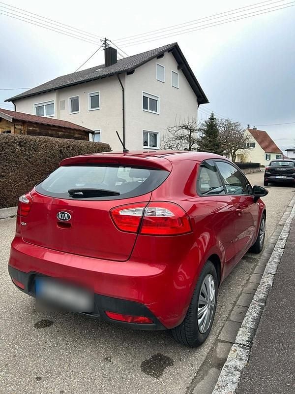 Gebraucht Kia Rio 86 PS (63 kW) 2014 Kleinwagen