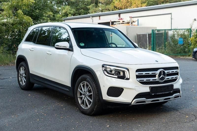 Weiß Gebraucht 2020 Mercedes GLB200 SUV | 21.490 € (Guter Preis) - Bild 1/4