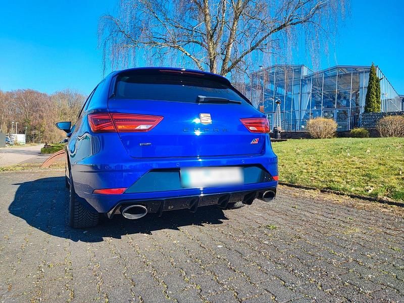 Gebraucht Seat Leon 4Drive 300 PS (220 kW) 2018 Blau Kombi