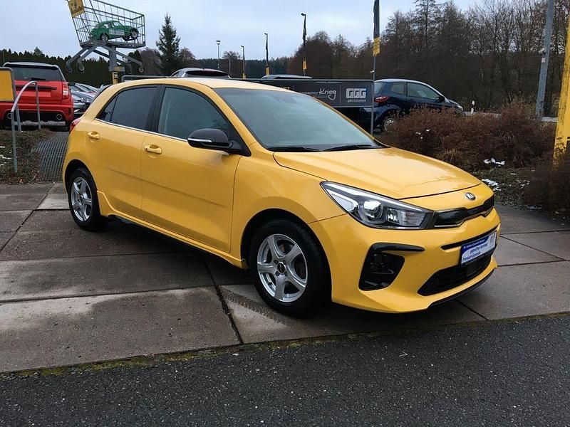 Gelb Gebraucht 2019 Kia Rio GT-Line Limousine | 12.890 € (Fairer Preis) - Bild 1/4
