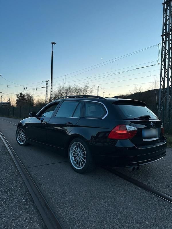Gebraucht BMW 330 231 PS (169 kW) 2005 Schwarz Kombi