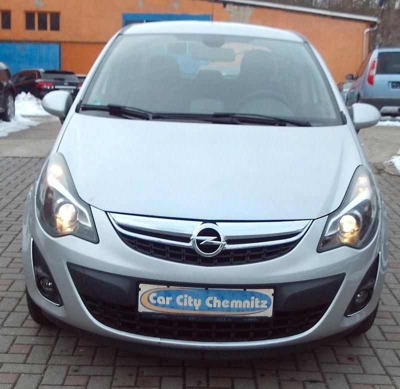 Gebraucht Opel Corsa Innovation 101 PS (74 kW) 2014 Silber Limousine
