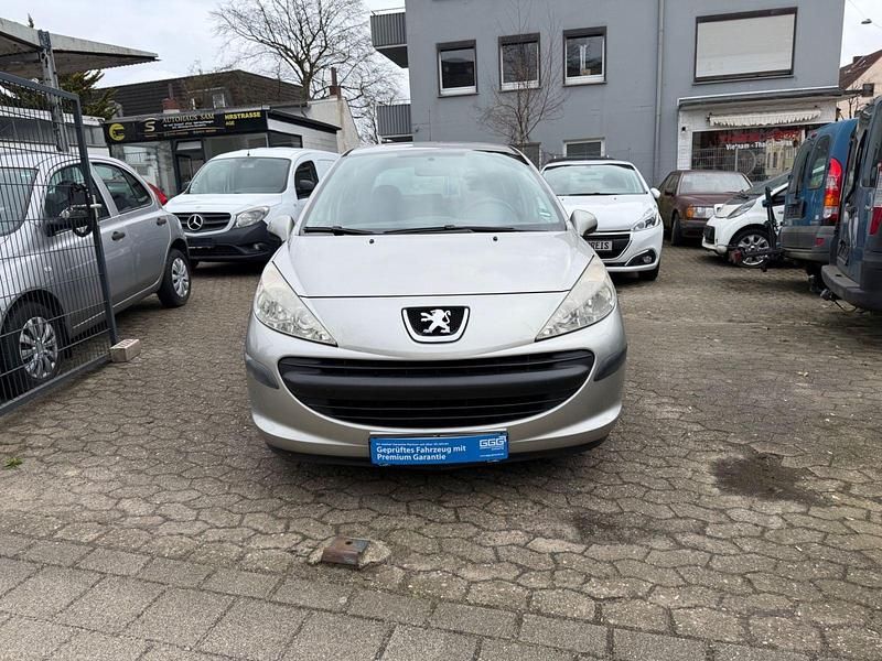 Gebraucht Peugeot 207 Tendance 80 PS (58 kW) 2008 Grau Limousine