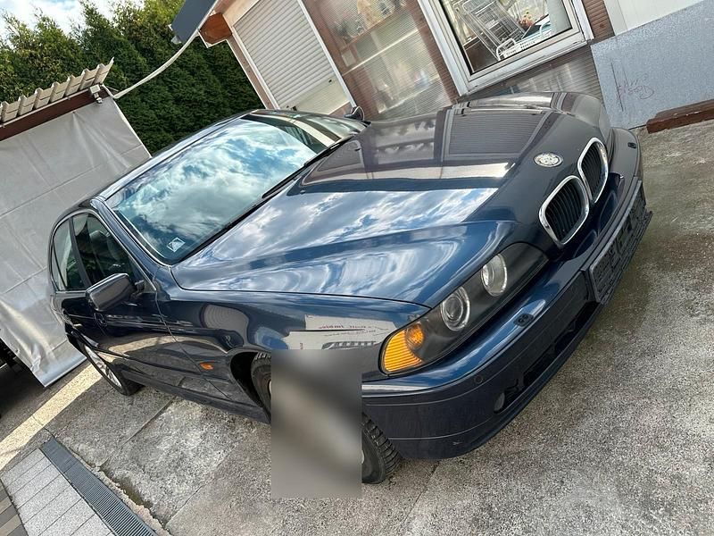 Blau Gebraucht 2002 BMW 525 Limousine | 2.700 € (Superpreis) - Bild 1/4