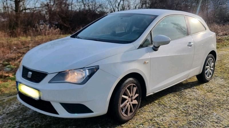 Weiß Gebraucht 2013 Seat Ibiza Kleinwagen | 3.500 € (Guter Preis) - Bild 1/4