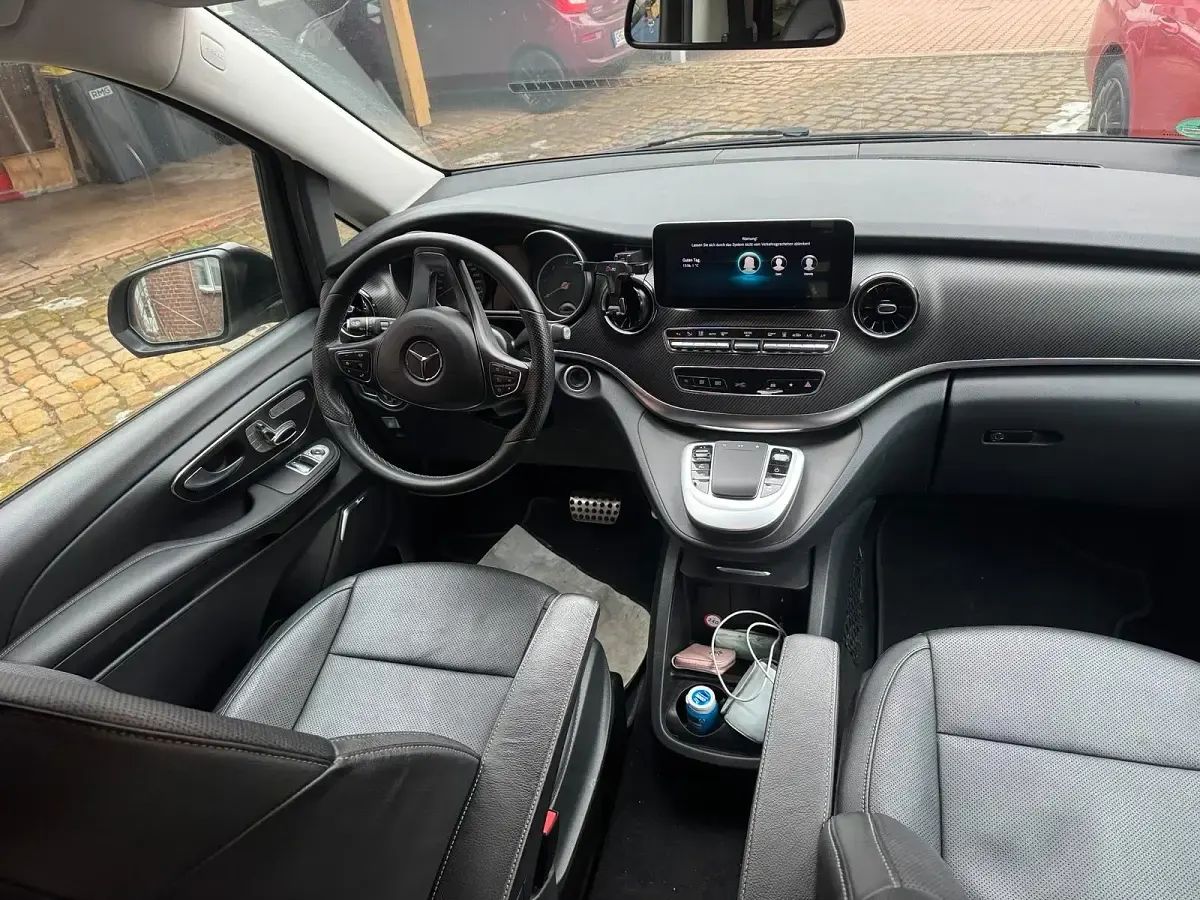 Gebraucht Mercedes V300 AMG 239 PS (175 kW) 2021 Silber Van / Kleinbus