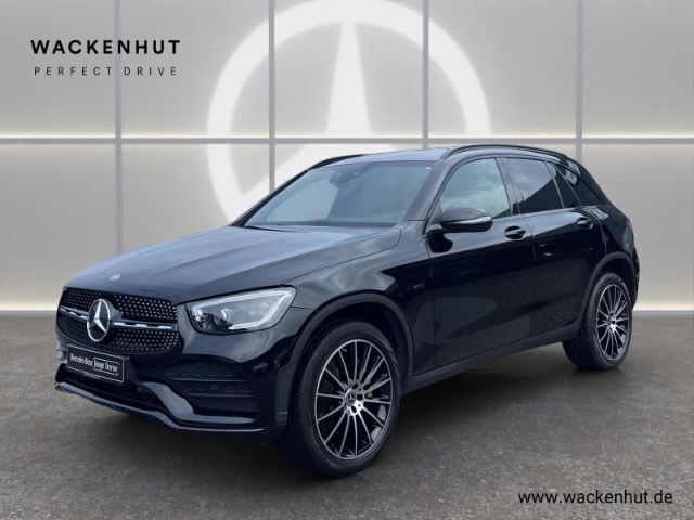 Schwarz Gebraucht 2021 Mercedes GLC300e AMG SUV | 39.730 € (Fairer Preis) - Bild 1/4