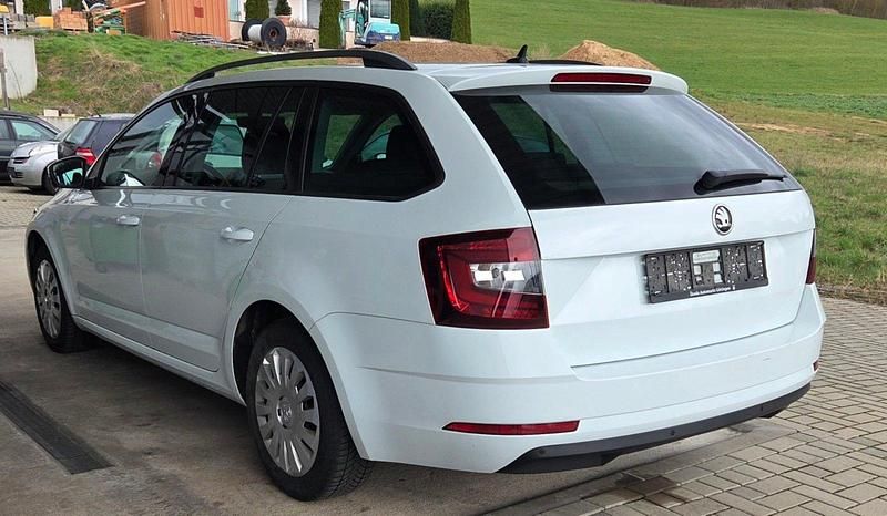 Gebraucht Skoda Octavia 115 PS (84 kW) 2018 Weiß Kombi