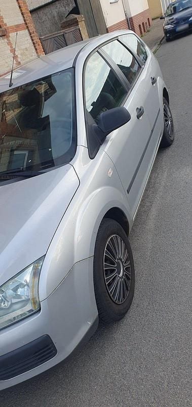 Second-hand Ford Focus 100 CP (73 kW) 2005 Argintiu Break