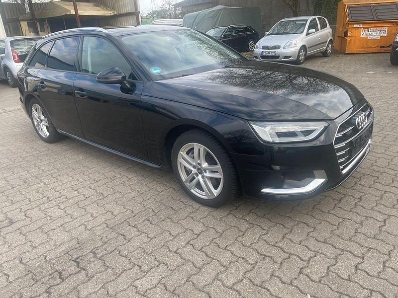Gebraucht Audi A4 Advanced 204 PS (150 kW) 2023 Schwarz Kombi