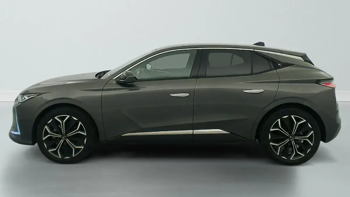 Gebraucht DS Automobiles DS4 136 PS (100 kW) 2025 Gris platinium SUV