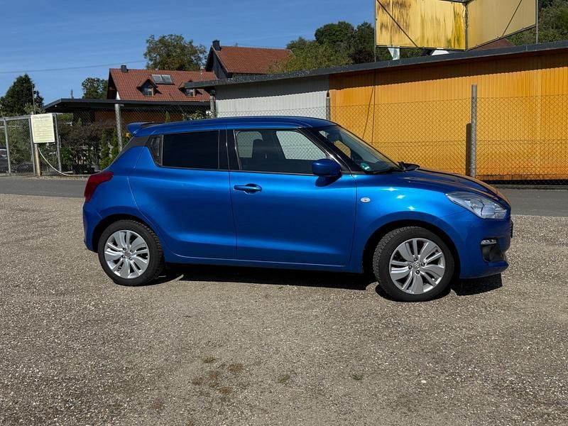 Blau Gebraucht 2017 Suzuki Swift Comfort Kleinwagen | 10.500 € (Fairer Preis) - Bild 1/4