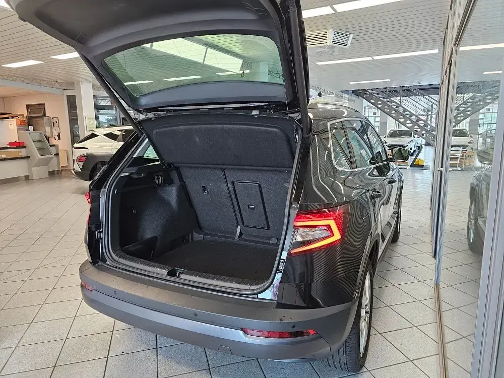 Gebraucht Skoda Karoq Style 150 PS (110 kW) 2020 Blackmagicperleff. (metallic) SUV