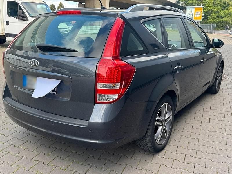 Second-hand Kia Ceed 116 CP (85 kW) 2012 Gri Hatchback