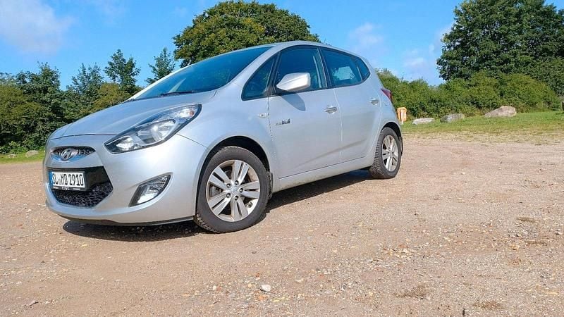 Silber Gebraucht 2013 Hyundai ix20 Van / Kleinbus | 5.500 € (Guter Preis) - Bild 1/4