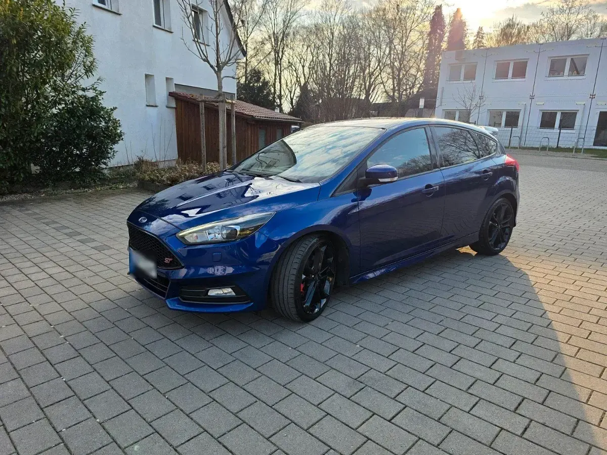 Gebraucht Ford Focus 250 PS (183 kW) 2018 Blau Limousine