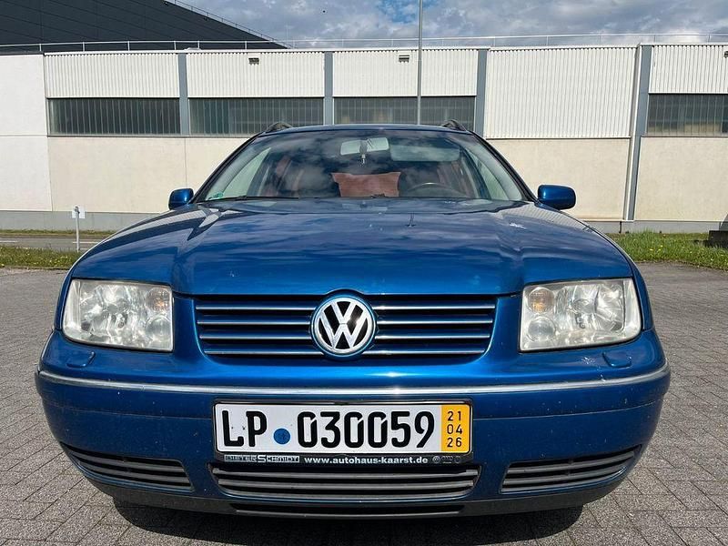 Second-hand VW Bora 116 CP (85 kW) 2002 Albastru Berlinǎ