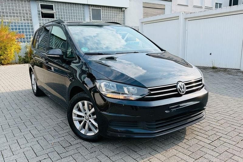 Schwarz Gebraucht 2019 VW Touran Comfortline Van / Kleinbus | 14.250 € (Superpreis) - Bild 1/4